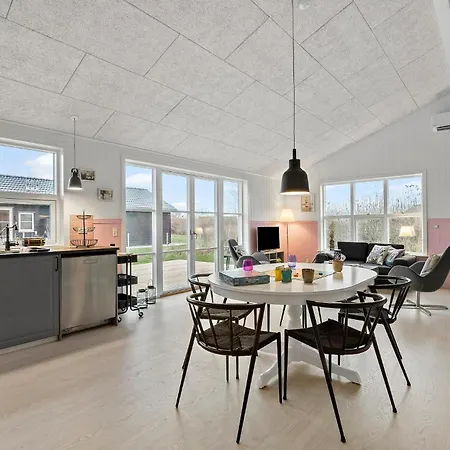 Casa de Férias 3 Bedroom Stunning In Frorup