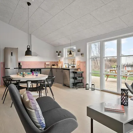 3 Bedroom Stunning In *