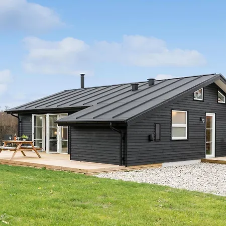 3 Bedroom Stunning In * Frorup