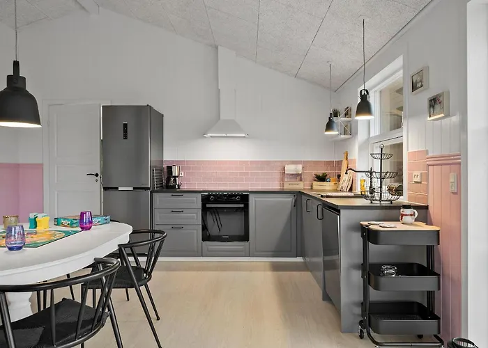 3 Bedroom Stunning In *