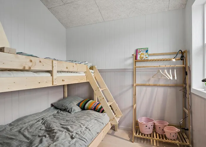 3 Bedroom Stunning In * Frorup