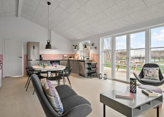 3 Bedroom Stunning In *